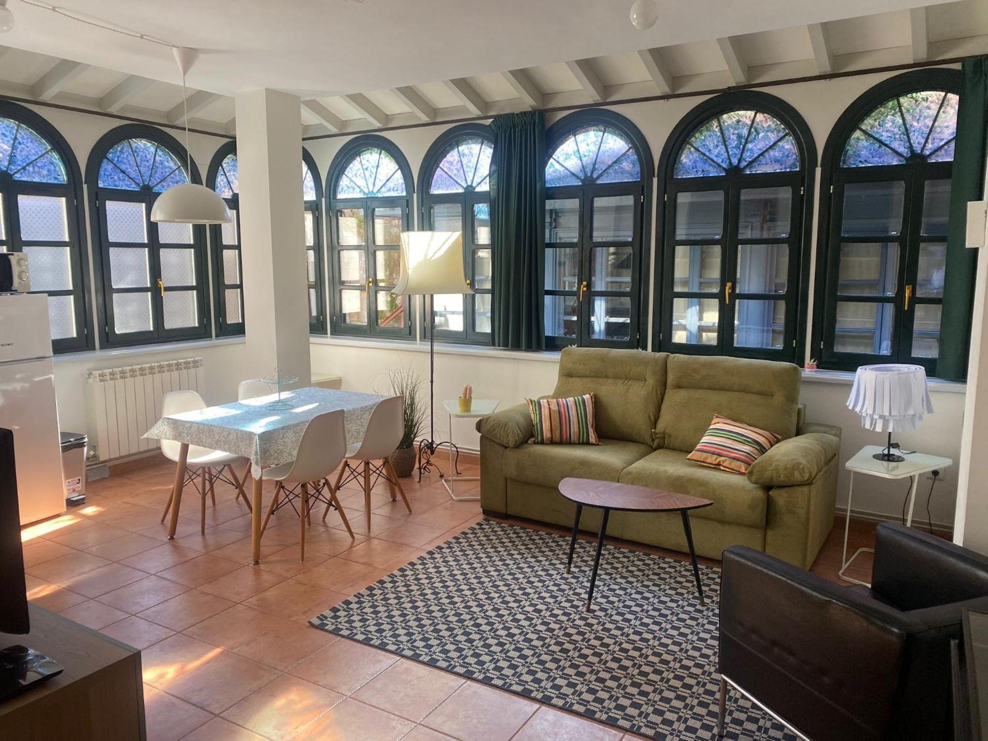 וילאביצ'יוסה Apartamentos Hevia מראה חיצוני תמונה